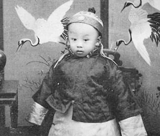 Trước khi chết Phổ Nghi dùng chút sức lực cuối liên tục hét 