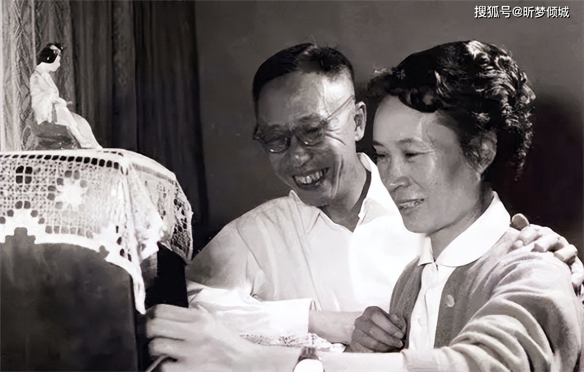 Trước khi chết Phổ Nghi dùng chút sức lực cuối liên tục hét 