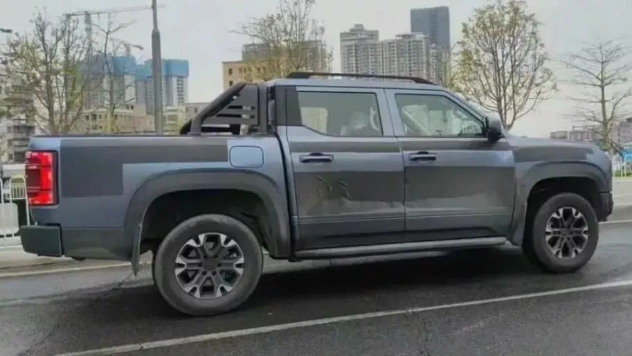 BYD sắp ra mắt bán tải mới: Ngoại hình như Ford Ranger, có cả tùy chọn động cơ điện giống VinFast VF Wild - Ảnh 2.