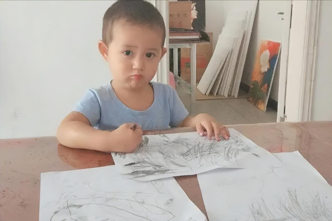 Trẻ IQ cao lúc nhỏ thường có 5 "tật xấu" này, chuyên gia tâm lý nói: Cha mẹ cứ kệ con! - Ảnh 4. Trẻ IQ cao lúc nhỏ thường có 5 "tật xấu" này, chuyên gia tâm lý nói: Cha mẹ cứ kệ con! - Ảnh 4.