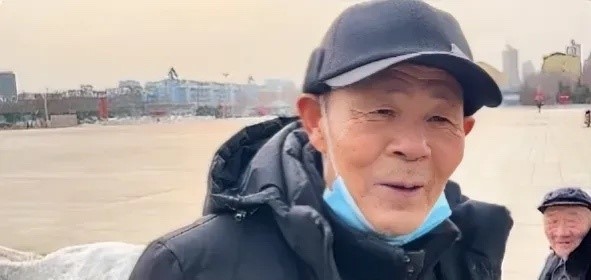 Được hỏi “Con gái ly hôn có thể về nhà cha mẹ đẻ đón Tết không?”, câu trả lời của cụ ông 75 tuổi khiến dân mạng dậy sóng - Ảnh 1.