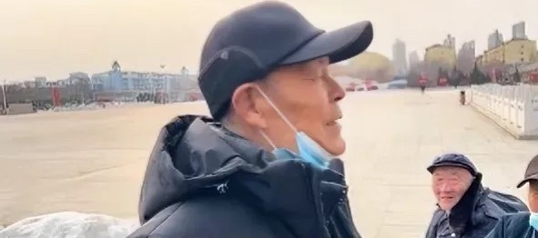 Được hỏi “Con gái ly hôn có thể về nhà cha mẹ đẻ đón Tết không?”, câu trả lời của cụ ông 75 tuổi khiến dân mạng dậy sóng - Ảnh 2.