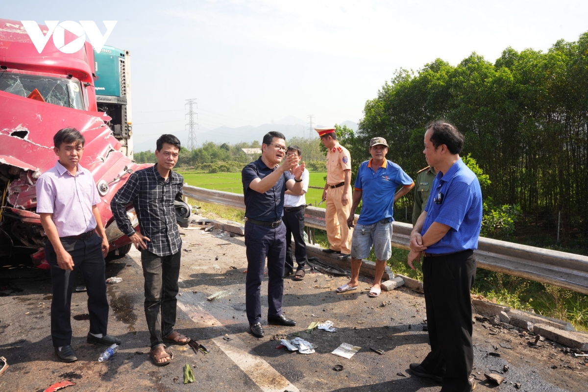 Khởi tố tài xế vượt ẩu gây tai nạn trên cao tốc Cam Lộ - La Sơn làm 3 người chết - Ảnh 1.