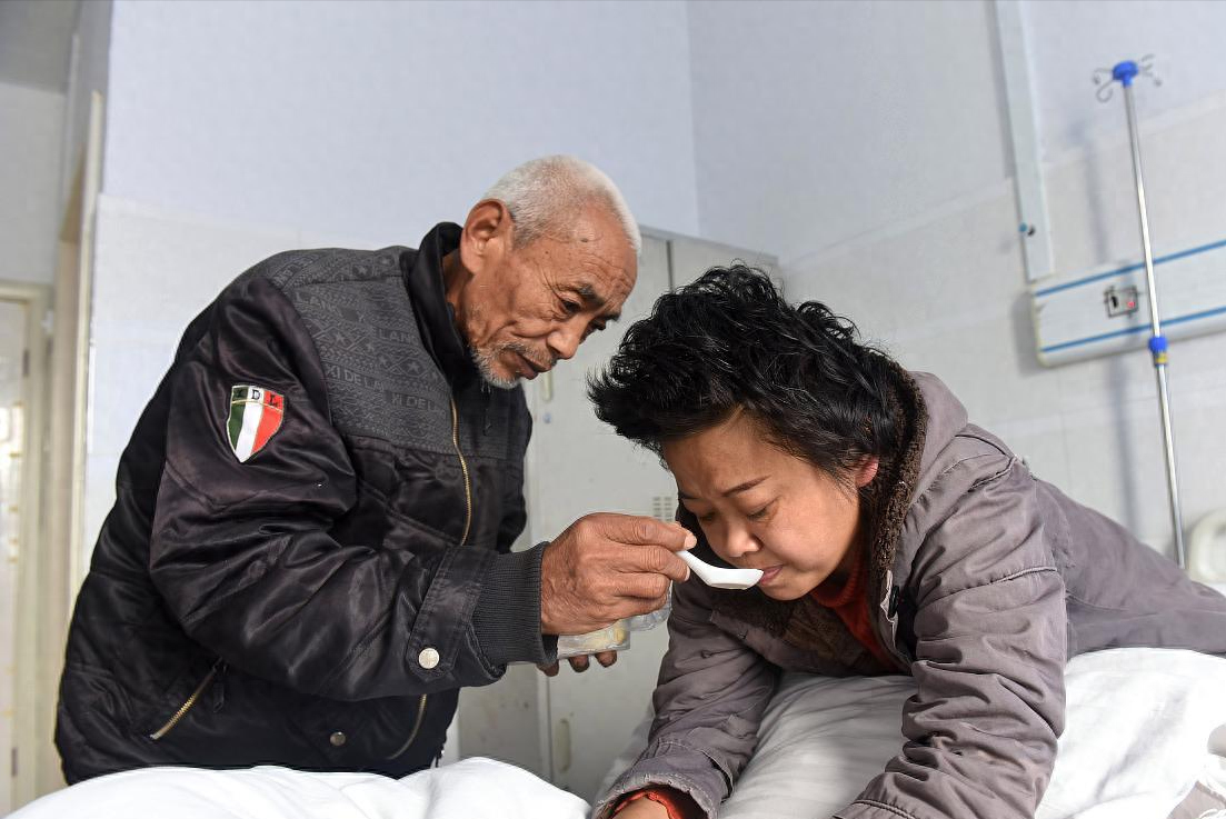 Đến tuổi 65, cụ ông và vợ bàn bạc kỹ 3 điều, đảm bảo cuối đời không phải dựa vào con cái hay họ hàng- Ảnh 2.