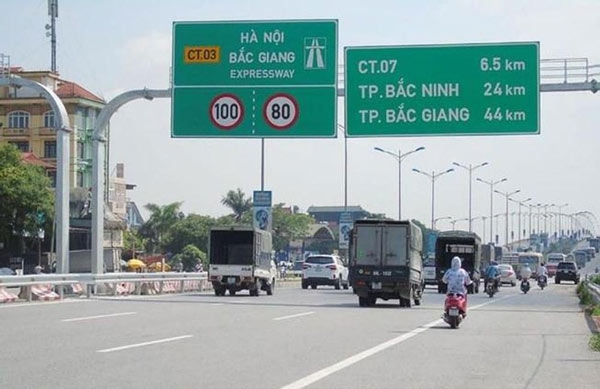 Tranh luận về cao tốc 2 làn xe, không giải phân cách cứng ở Việt Nam - Ảnh 6.