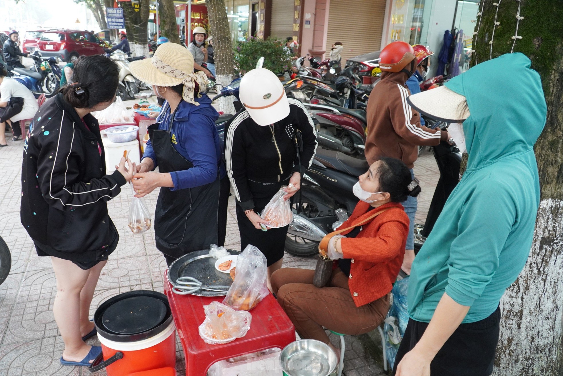 Xôi tam sên - món ăn nghe lạ tai gây 'sốt' ngày vía Thần tài - Ảnh 7.