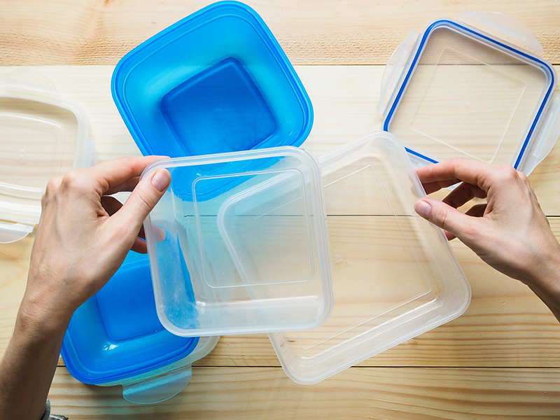 Bảo quản đồ ăn ngày Tết trong hộp nhựa nên lưu ý 7 điều này để an toàn cho sức khoẻ- Ảnh 2.