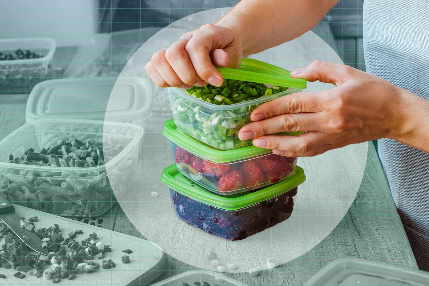 Bảo quản đồ ăn ngày Tết trong hộp nhựa nên lưu ý 7 điều này để an toàn cho sức khoẻ- Ảnh 1.