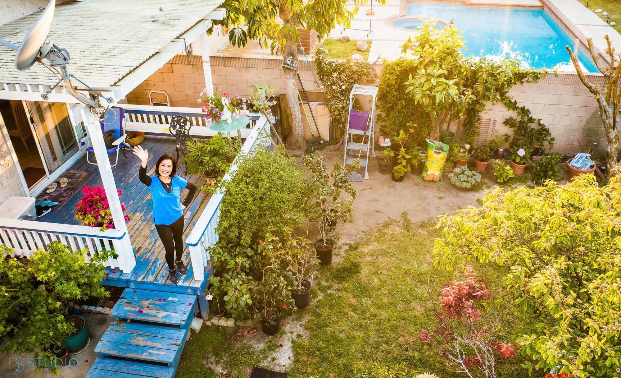 ''Phú bà'' phim Mai sở hữu khu vườn cổ tích ở Mỹ: Hoa trái nhiều vô kể, mùa xuân cây mọc che hết lối đi- Ảnh 2. ''Phú bà'' phim Mai sở hữu khu vườn cổ tích ở Mỹ: Hoa trái nhiều vô kể, mùa xuân cây mọc che hết lối đi- Ảnh 2.