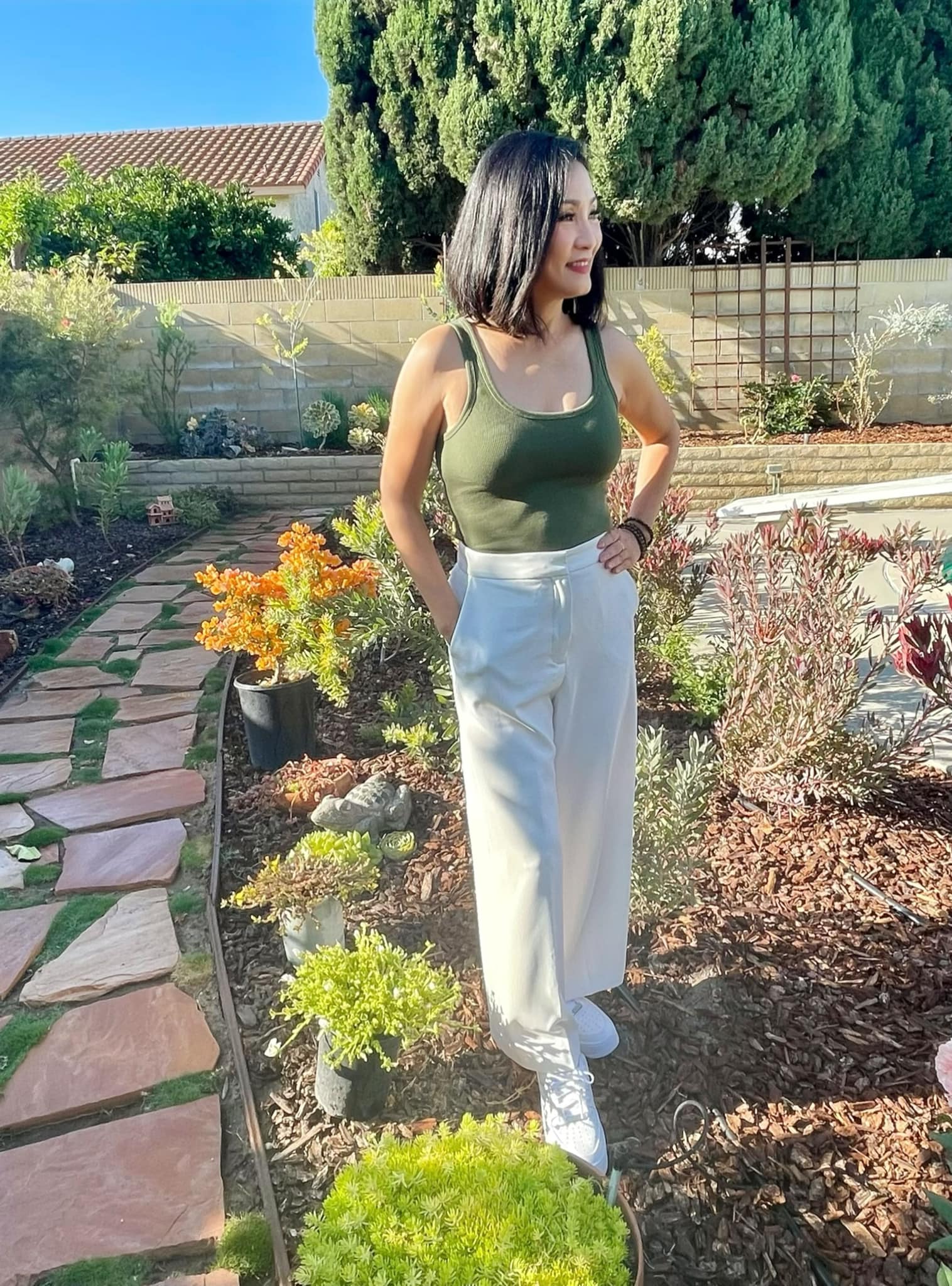 ''Phú bà'' phim Mai sở hữu khu vườn cổ tích ở Mỹ: Hoa trái nhiều vô kể, mùa xuân cây mọc che hết lối đi- Ảnh 18. ''Phú bà'' phim Mai sở hữu khu vườn cổ tích ở Mỹ: Hoa trái nhiều vô kể, mùa xuân cây mọc che hết lối đi- Ảnh 18.