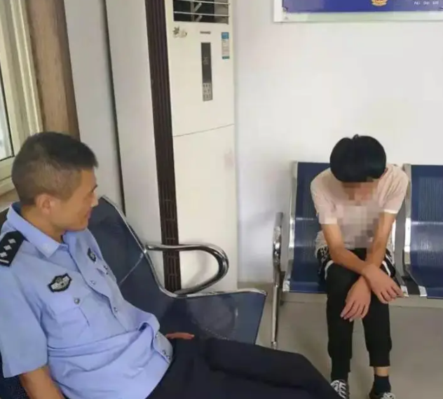Thưởng cho con hơn 30 triệu đồng vì thi đạt điểm cao, bố mẹ không ngờ vài ngày sau, con khiến cả nhà ê chề- Ảnh 1. Thưởng cho con hơn 30 triệu đồng vì thi đạt điểm cao, bố mẹ không ngờ vài ngày sau, con khiến cả nhà ê chề- Ảnh 1.
