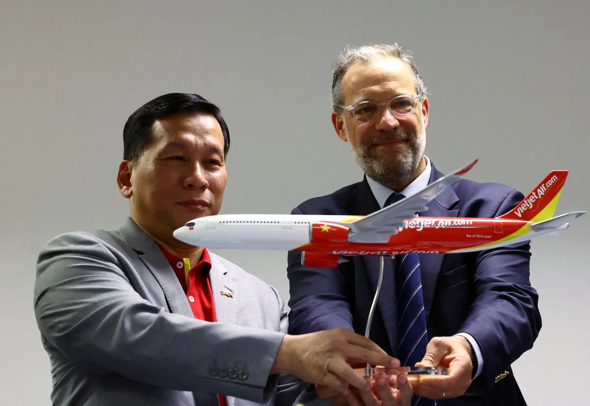 Chi hàng tỷ USD mua 20 chiếc Airbus gây xôn xao giới HK, hãng bay Việt này có bao nhiêu tiền để chơi lớn?- Ảnh 2. Chi hàng tỷ USD mua 20 chiếc Airbus gây xôn xao giới HK, hãng bay Việt này có bao nhiêu tiền để chơi lớn?- Ảnh 2.