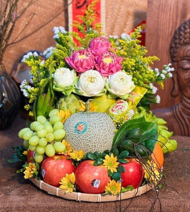Những mâm ngũ quả đắt đỏ cúng rằm tháng Giêng - Ảnh 3. Những mâm ngũ quả đắt đỏ cúng rằm tháng Giêng - Ảnh 3.