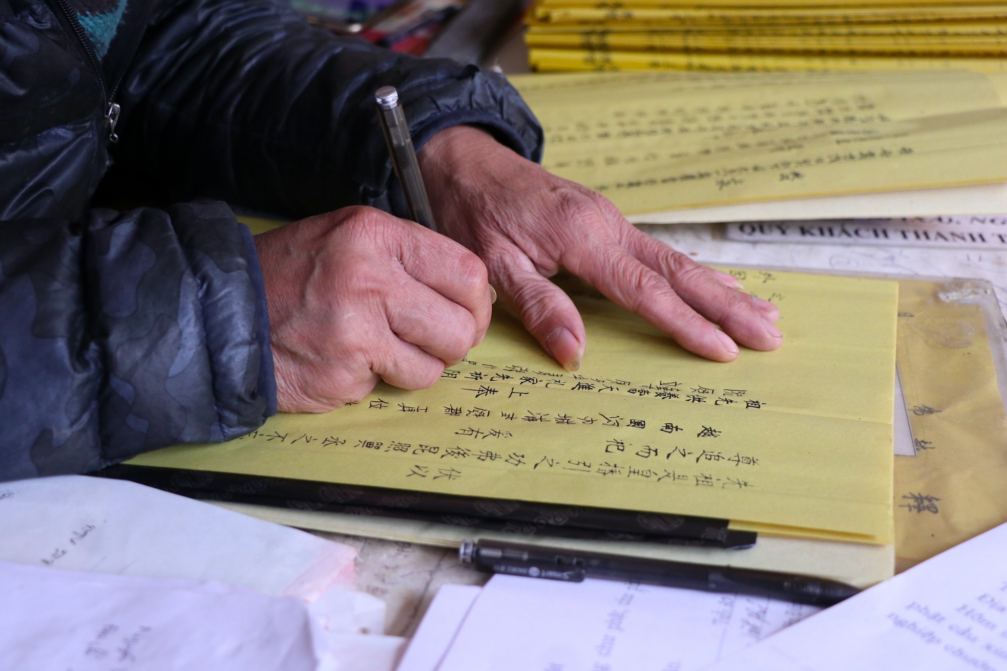 Nam thanh nữ tú đi chùa Hà cầu duyên ngày rằm tháng Giêng - Ảnh 5.