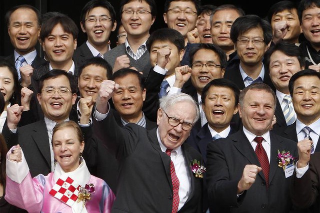 Ở tuổi 93, Warren Buffett vẫn đúng: Đổ tiền vào Nhật Bản để rồi chứng khoán tăng kỷ lục bất chấp suy thoái kinh tế - Ảnh 1.