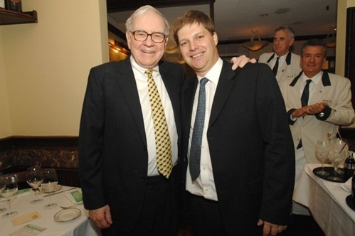 Người đàn ông từng bỏ ra hơn 5 triệu USD để ăn trưa với Warren Buffett giờ ra sao?: Từ kẻ vô danh đến &quot;phó tướng&quot; quản lý đầu tư chứng khoán hàng trăm tỷ USD của Berkshire - Ảnh 3.