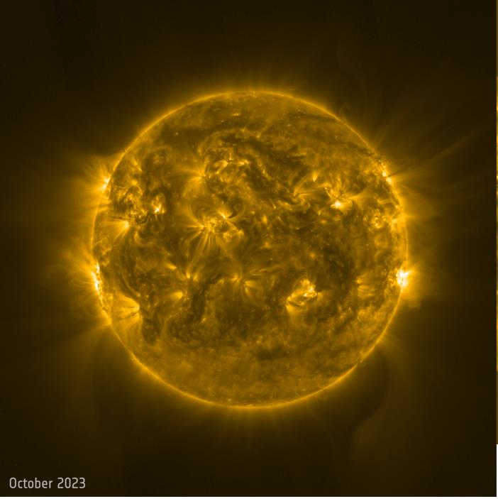 Ảnh sốc từ NASA/ESA: Mặt Trời biến dạng kinh khủng 2 năm qua- Ảnh 2. Ảnh sốc từ NASA/ESA: Mặt Trời biến dạng kinh khủng 2 năm qua- Ảnh 2.
