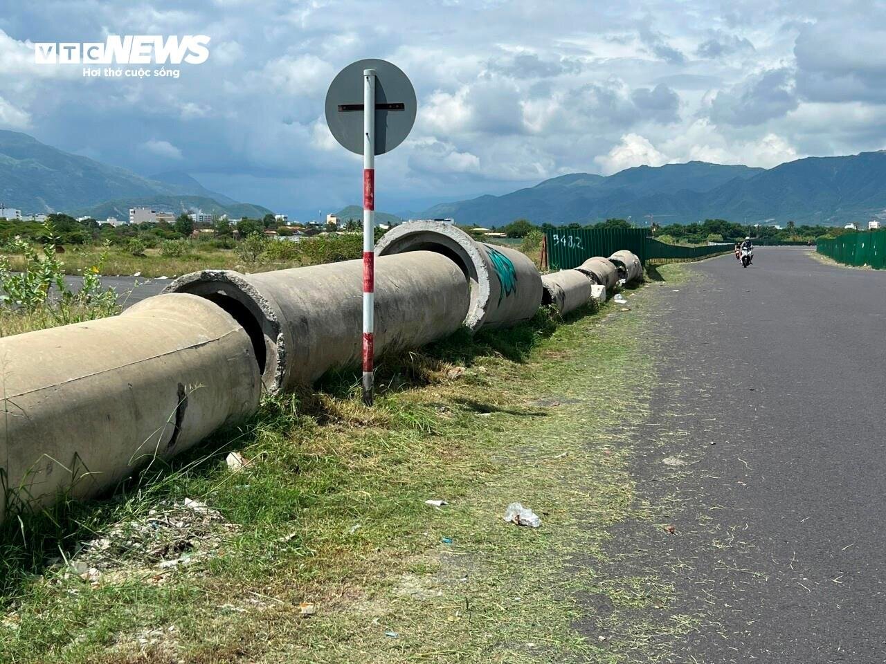 Cảnh dở dang trong khu đất được Khánh Hòa giao Tập đoàn Phúc Sơn của Hậu 'Pháo' - Ảnh 7.