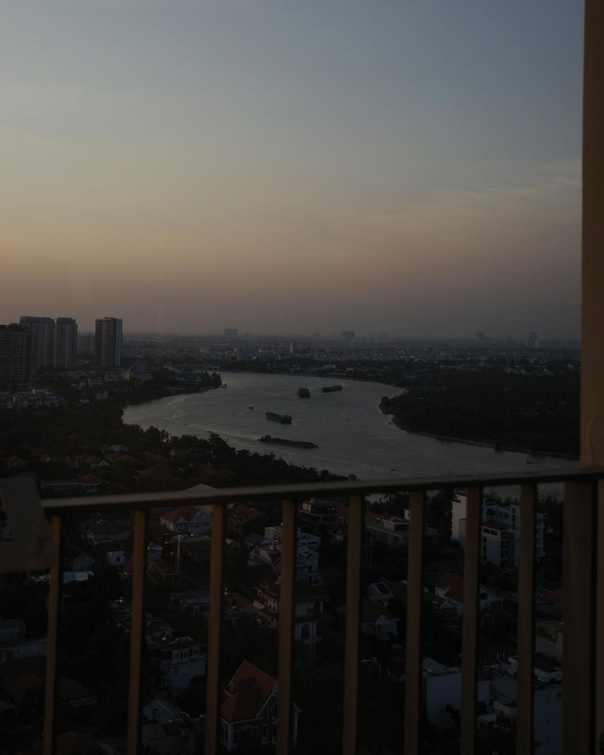 Khám phá căn hộ view sông Sài Gòn, vibe vô cùng thơ mộng của Hồ Thu Anh - linh cứu hoả xinh đẹp trong &quot;Đi về phía lửa&quot; - Ảnh 4.