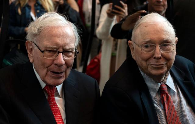 (Vân) Warren Buffett: Chứng khoán giờ như đánh bạc, nhà đầu tư thì ngày càng ‘trẻ trâu’, lợi nhuận đang lấn át đạo đức kinh doanh - Ảnh 2.
