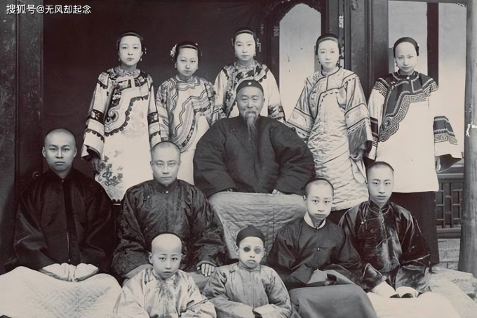 Thời xưa một chồng nhiều vợ, các bà vợ sống chung với nhau bằng cách nào? Tiết lộ thủ đoạn tàn nhẫn của "chính thất" - Ảnh 3.