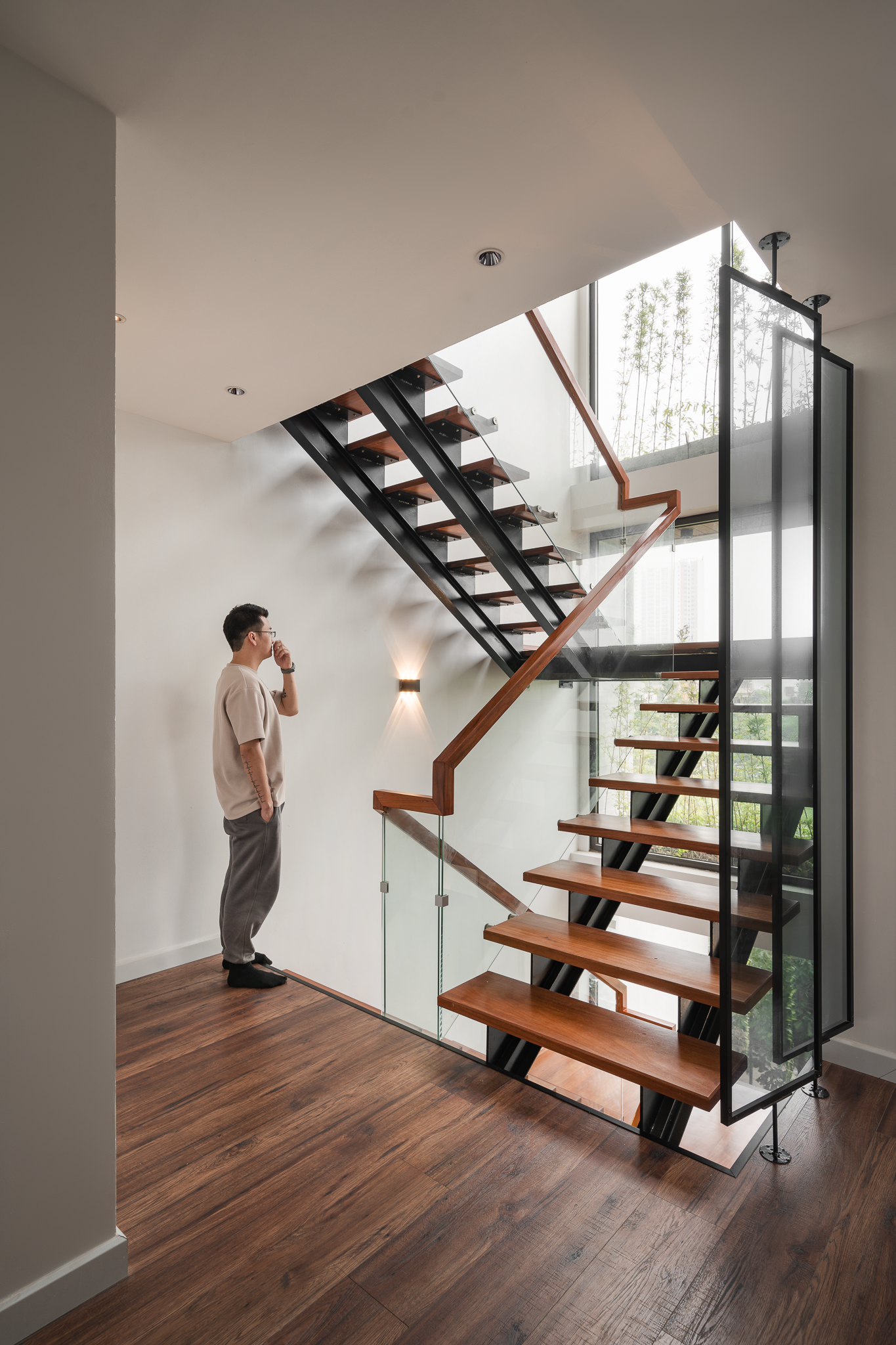 Ngôi nhà 3 thế hệ được ví như "chốn ẩn mình" lý tưởng nhờ được ôm trọn bởi không gian sân vườn xanh mát- Ảnh 11. Ngôi nhà 3 thế hệ được ví như "chốn ẩn mình" lý tưởng nhờ được ôm trọn bởi không gian sân vườn xanh mát- Ảnh 11.