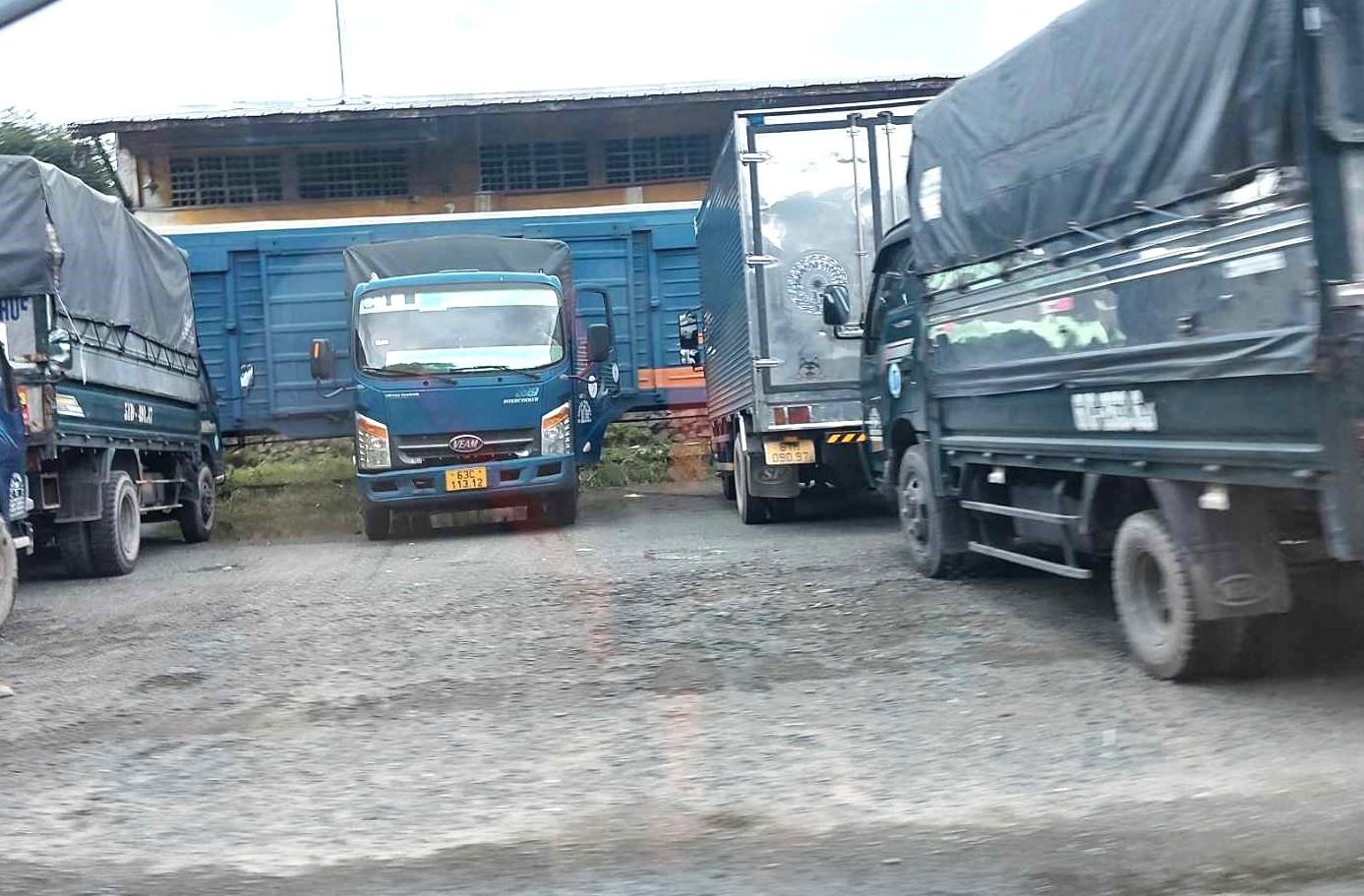 Cận cảnh ga hàng hóa đầu mối đi quốc tế lớn nhất Việt Nam - Ảnh 8.