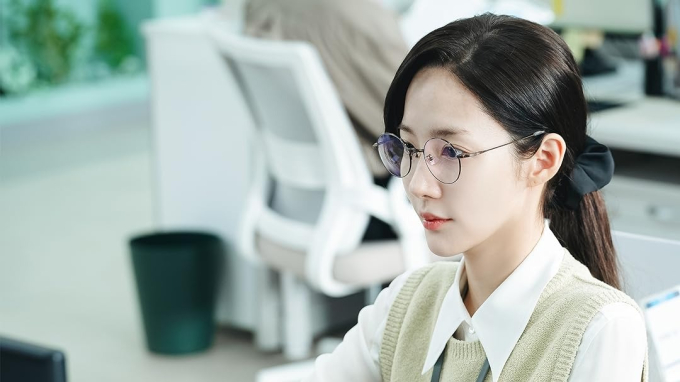 Cô Đi Mà Lấy Chồng Tôi: Vì sao những màn "lột xác" luôn đem lại sự đổi đời ngoạn mục? - Ảnh 2.