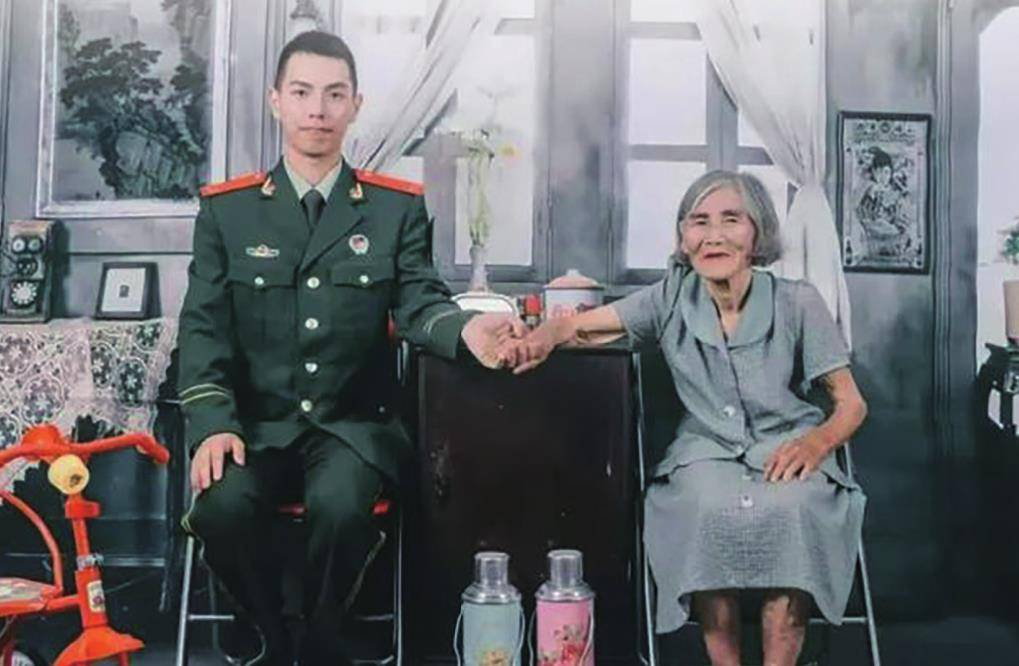 "Cô dâu" U85 chụp ảnh cưới cùng chàng trai 24 tuổi: chuyện hậu trường người mẹ của 39 đứa con khiến ai cũng ngỡ ngàng - Ảnh 9. "Cô dâu" U85 chụp ảnh cưới cùng chàng trai 24 tuổi: chuyện hậu trường người mẹ của 39 đứa con khiến ai cũng ngỡ ngàng - Ảnh 9.