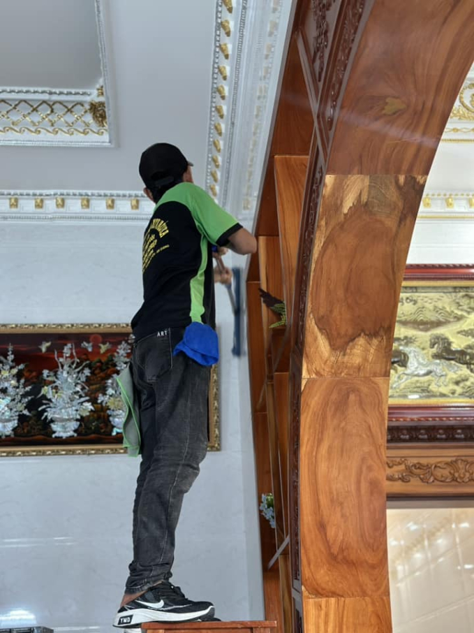 Dịch vụ dọn nhà cổ, biệt thự "chạy show" sát Tết: Đang làm thì nhặt được 3 cây vàng, chỉ được chạm tay vào đồ quý với 1 điều kiện - Ảnh 2.