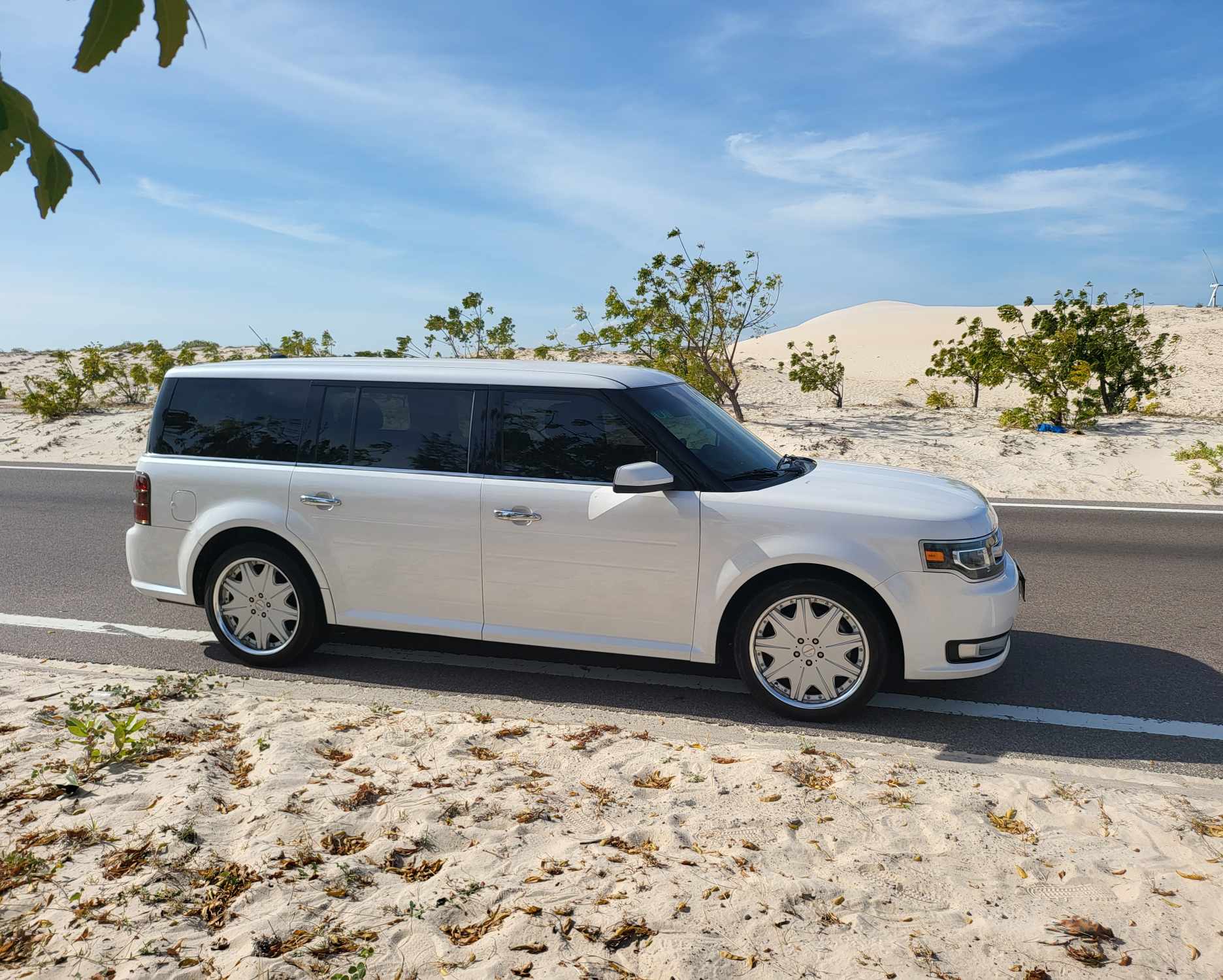 Chủ xe Ford Flex hàng hiếm tại Việt Nam: 'Đáng chơi vì nhiều phụ tùng dùng chung với Explorer, đi 100 km chỉ tốn 10 lít xăng' - Ảnh 11.