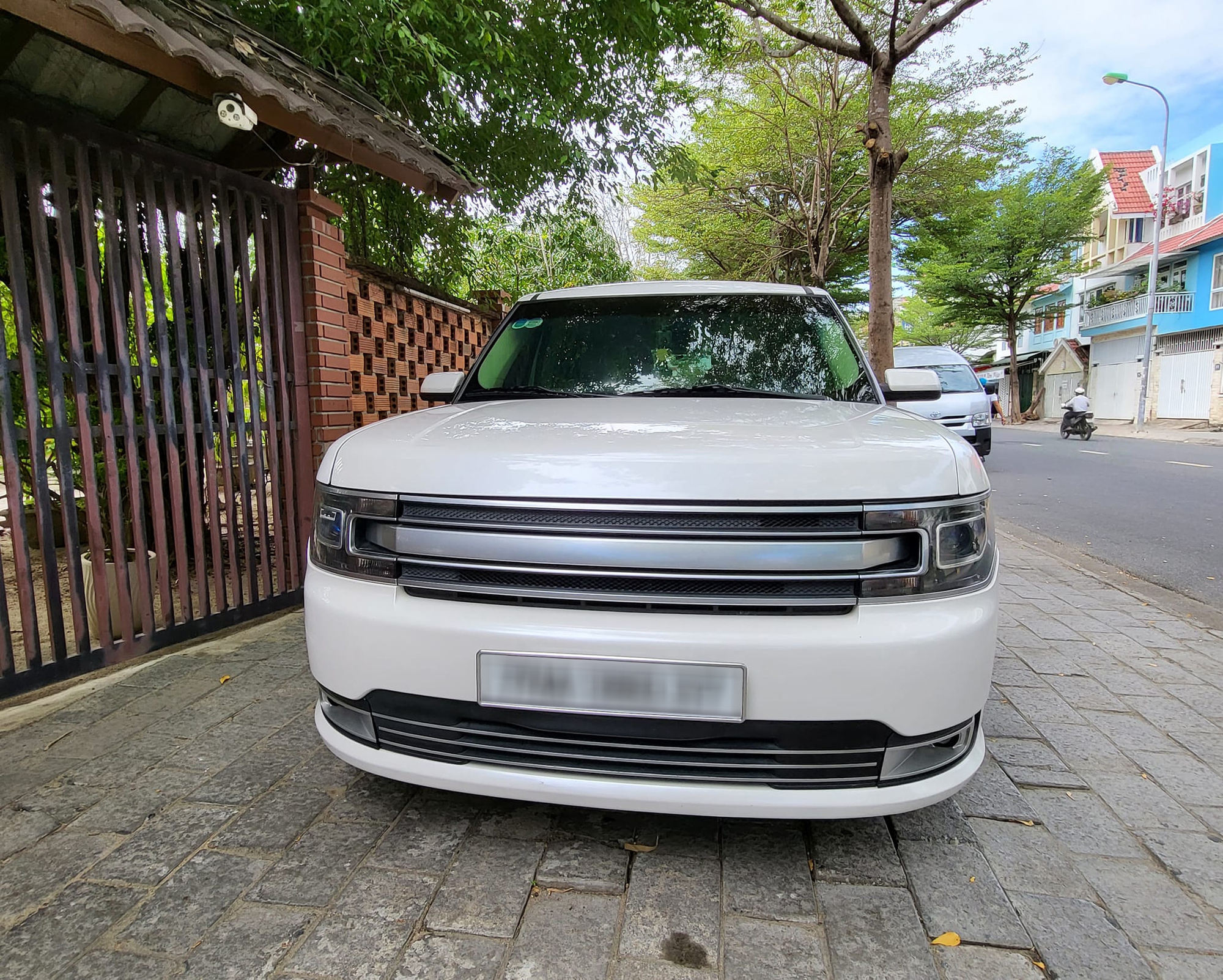 Chủ xe Ford Flex hàng hiếm tại Việt Nam: 'Đáng chơi vì nhiều phụ tùng dùng chung với Explorer, đi 100 km chỉ tốn 10 lít xăng' - Ảnh 5.