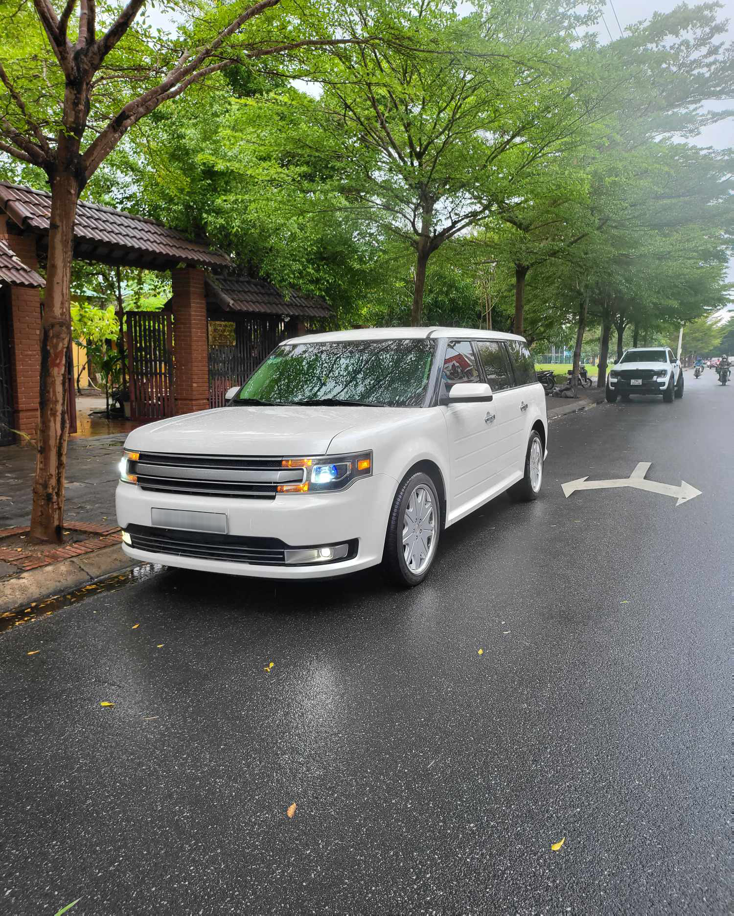 Chủ xe Ford Flex hàng hiếm tại Việt Nam: 'Đáng chơi vì nhiều phụ tùng dùng chung với Explorer, đi 100 km chỉ tốn 10 lít xăng' - Ảnh 6.