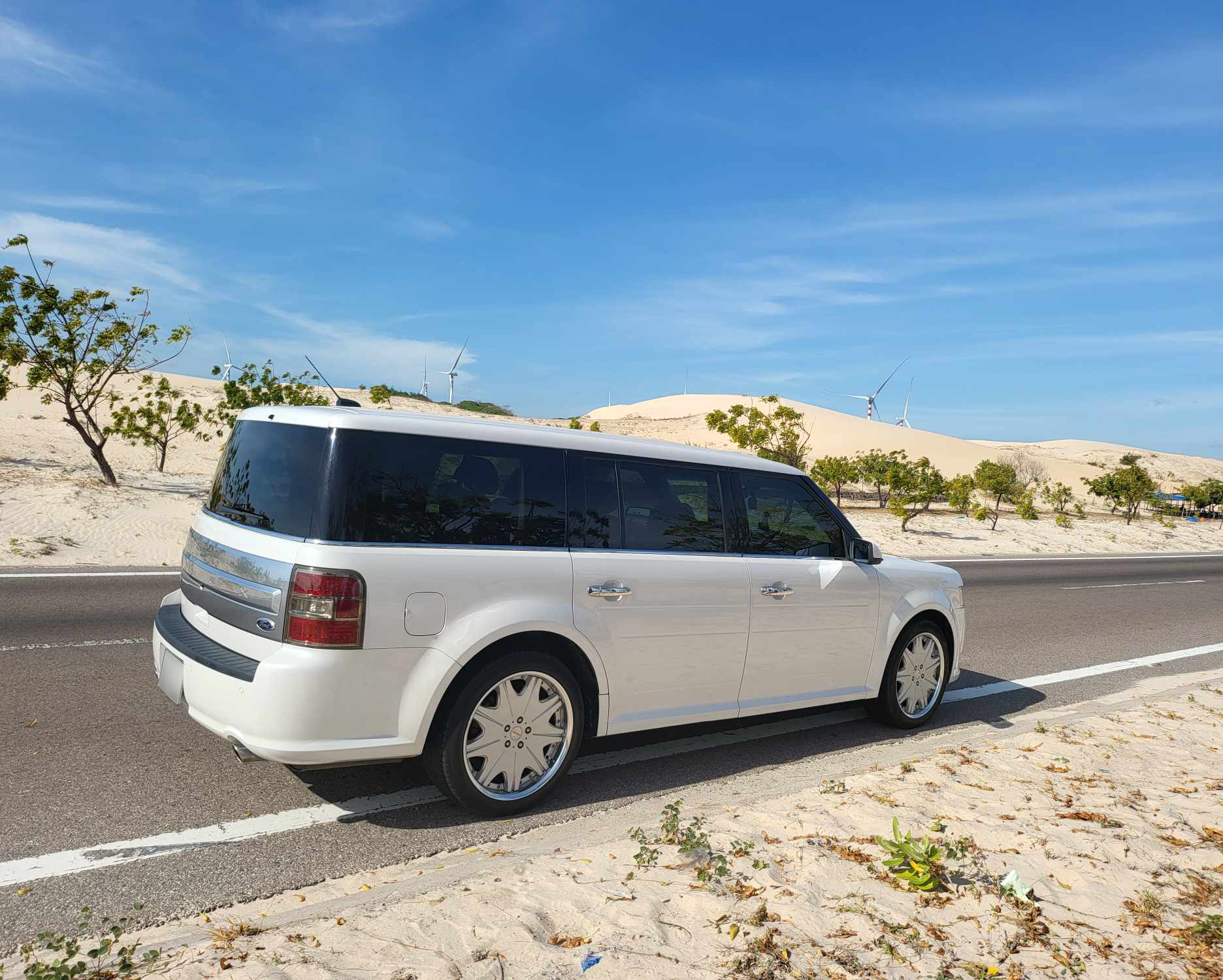 Chủ xe Ford Flex hàng hiếm tại Việt Nam: 'Đáng chơi vì nhiều phụ tùng dùng chung với Explorer, đi 100 km chỉ tốn 10 lít xăng' - Ảnh 8.