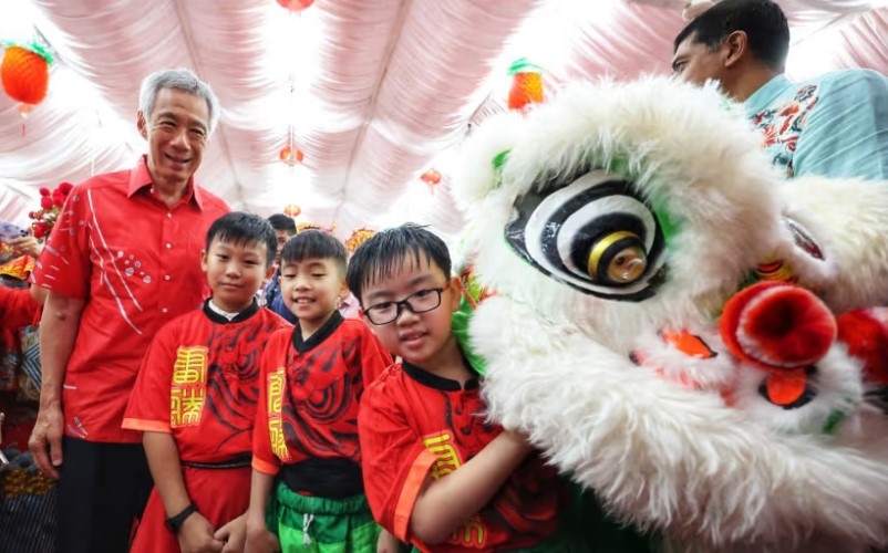 Thủ tướng Singapore kêu gọi các cặp vợ chồng trẻ có thêm một “chú rồng nhỏ” - Ảnh 1.