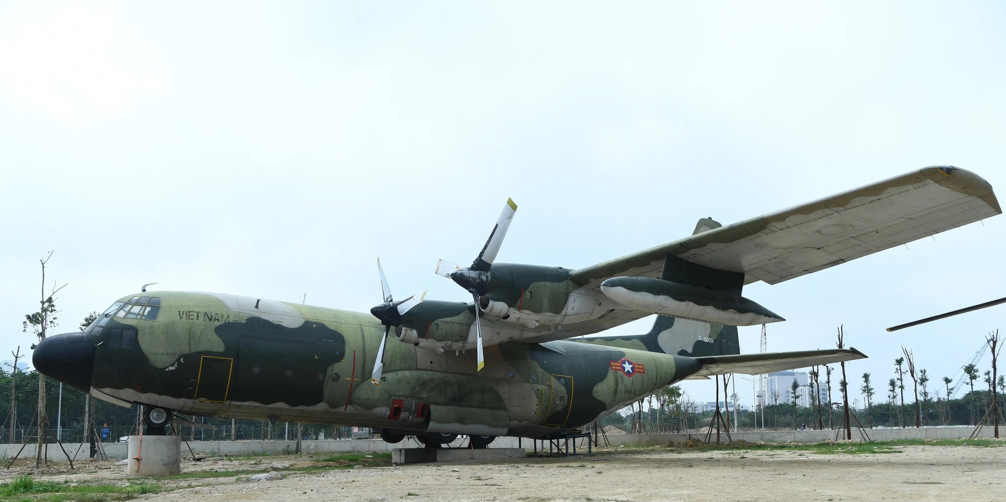 Máy bay C-130 nặng 34 tấn sắp ra mắt người dân Thủ đô: Nhìn tận mắt, sờ tận tay Máy bay C-130 nặng 34 tấn sắp ra mắt người dân Thủ đô: Nhìn tận mắt, sờ tận tay