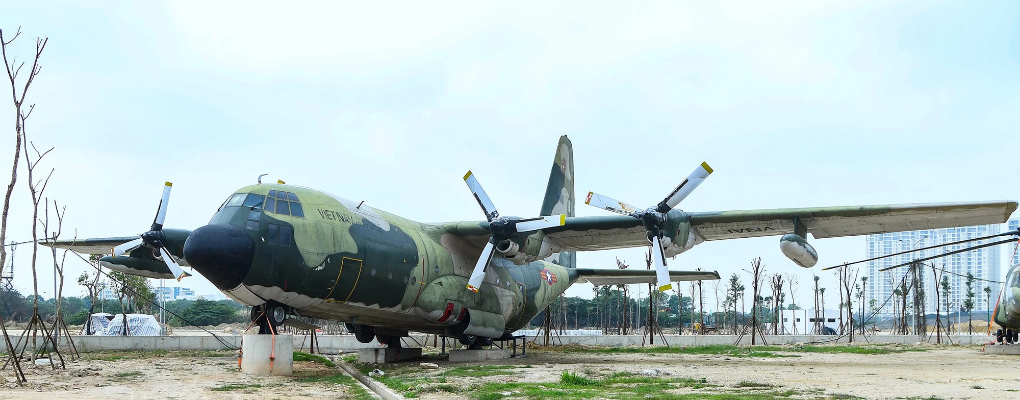 Máy bay C-130 nặng 34 tấn sắp ra mắt người dân Thủ đô: Nhìn tận mắt, sờ tận tay Máy bay C-130 nặng 34 tấn sắp ra mắt người dân Thủ đô: Nhìn tận mắt, sờ tận tay