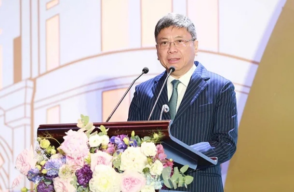 Vụ án Vạn Thịnh Phát: Tỷ phú Chu Lập Cơ bị truy tố vì nghe chỉ đạo của vợ - Ảnh 1. Vụ án Vạn Thịnh Phát: Tỷ phú Chu Lập Cơ bị truy tố vì nghe chỉ đạo của vợ - Ảnh 1.