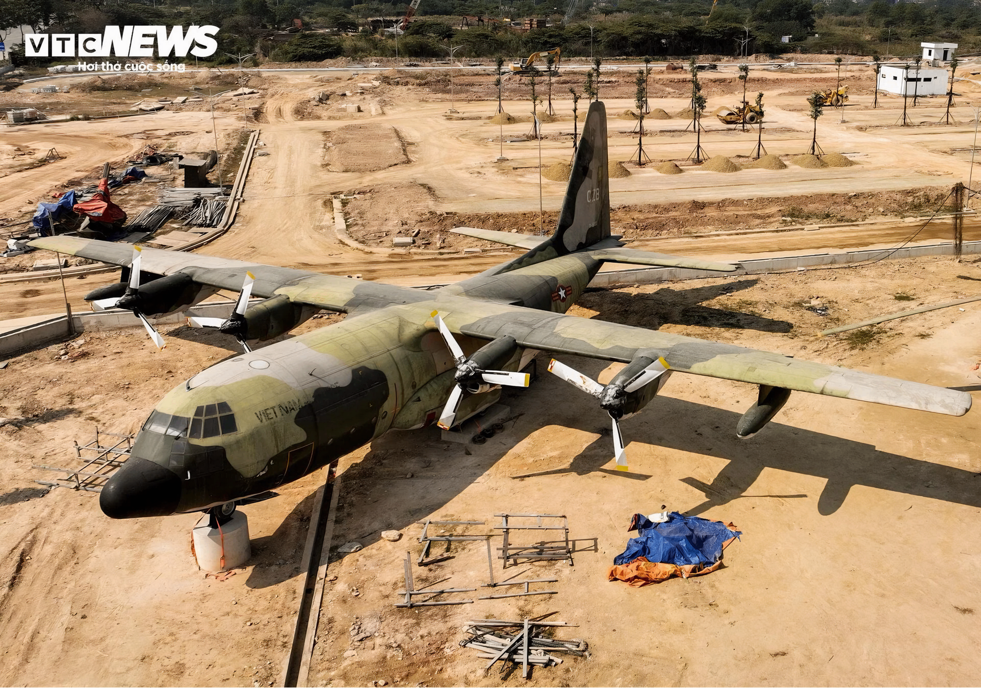 Máy bay C-130 nặng 34 tấn sắp ra mắt người dân Thủ đô: Nhìn tận mắt, sờ tận tay Máy bay C-130 nặng 34 tấn sắp ra mắt người dân Thủ đô: Nhìn tận mắt, sờ tận tay