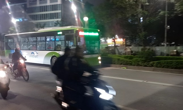 Chuyên gia đề nghị tổ chức lại, tối ưu hoá tuyến buýt nhanh của Hà Nội - Ảnh 1. Chuyên gia đề nghị tổ chức lại, tối ưu hoá tuyến buýt nhanh của Hà Nội - Ảnh 1.