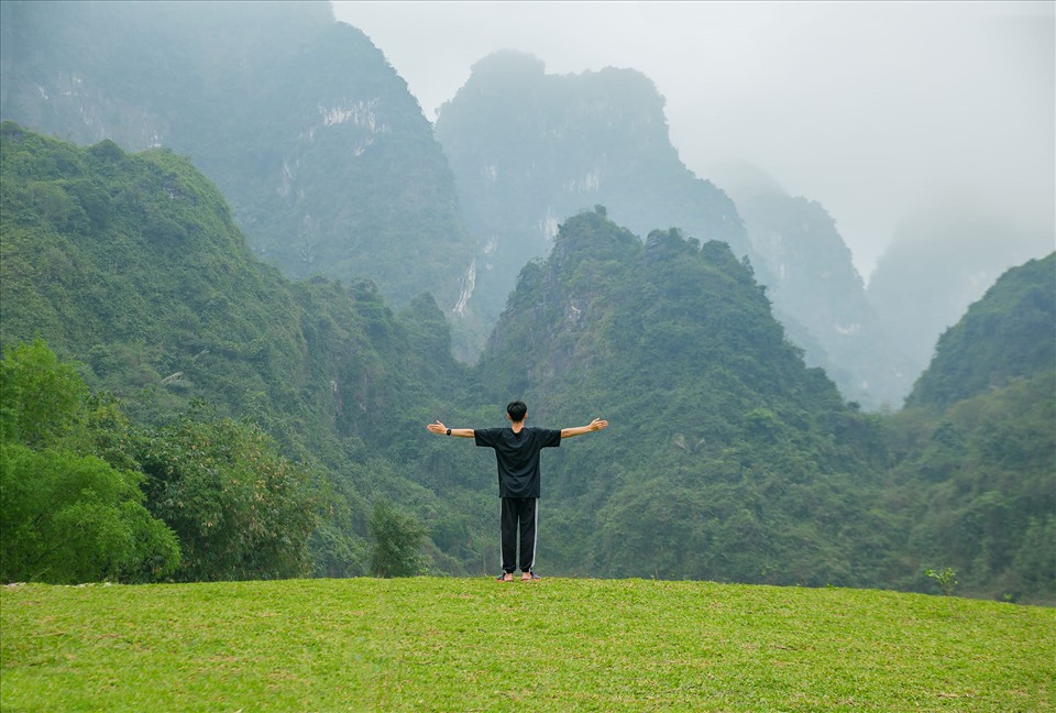 Phát hiện thảo nguyên xanh cách Hà Nội chưa tới 100km, được so sánh như “vịnh Hạ Long trên cạn” - Ảnh 5. Phát hiện thảo nguyên xanh cách Hà Nội chưa tới 100km, được so sánh như “vịnh Hạ Long trên cạn” - Ảnh 5.
