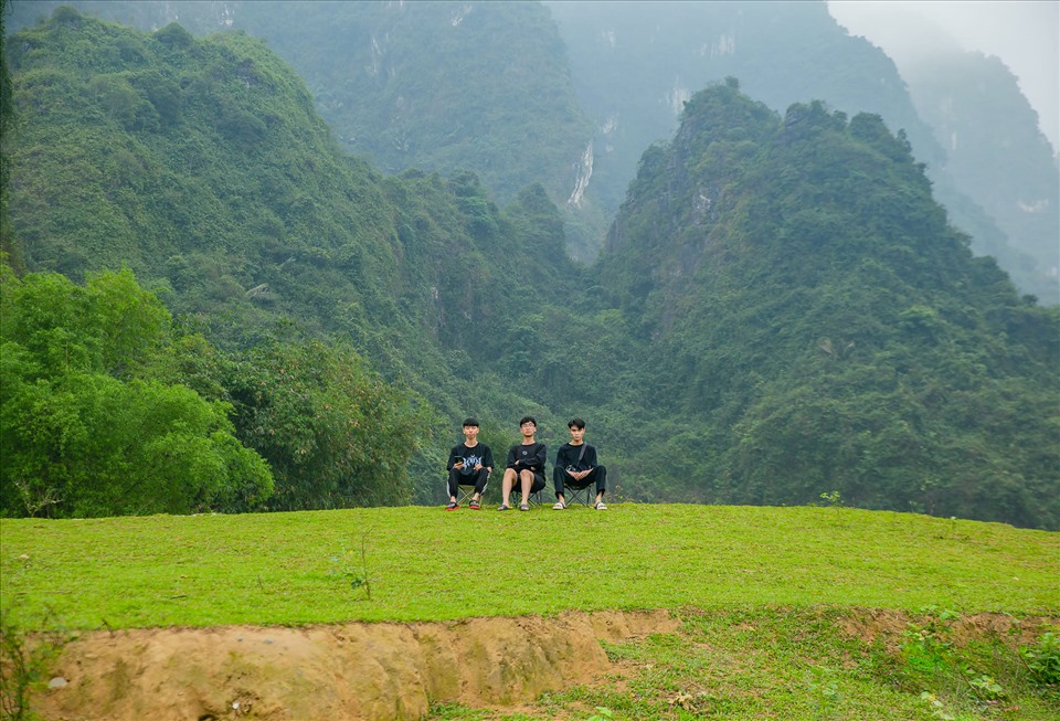 Phát hiện thảo nguyên xanh cách Hà Nội chưa tới 100km, được so sánh như “vịnh Hạ Long trên cạn” - Ảnh 6. Phát hiện thảo nguyên xanh cách Hà Nội chưa tới 100km, được so sánh như “vịnh Hạ Long trên cạn” - Ảnh 6.