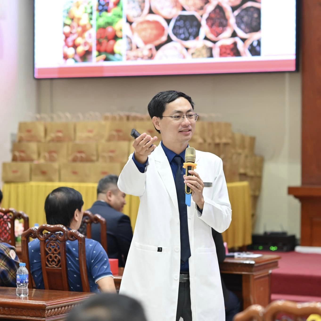 Loại nước tuyệt đối KHÔNG nên uống khi vừa ngủ dậy buổi sáng, nếu không muốn suy thận, hại tim mạch- Ảnh 2. Loại nước tuyệt đối KHÔNG nên uống khi vừa ngủ dậy buổi sáng, nếu không muốn suy thận, hại tim mạch- Ảnh 2.