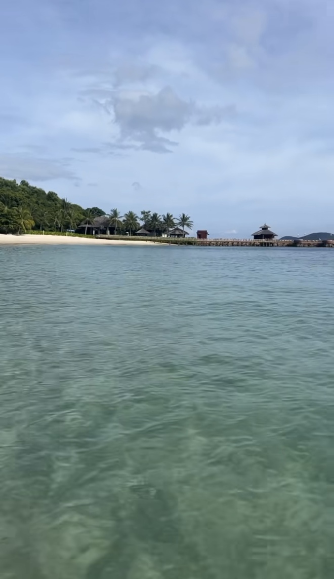 Soi resort nghỉ dưỡng của dàn sao Cô Đi Mà Lấy Chồng Tôi: Nổi tiếng nhất nhì Nha Trang, Charlie Puth cũng từng ghé tới- Ảnh 8. Soi resort nghỉ dưỡng của dàn sao Cô Đi Mà Lấy Chồng Tôi: Nổi tiếng nhất nhì Nha Trang, Charlie Puth cũng từng ghé tới- Ảnh 8.