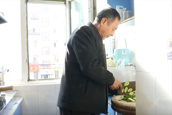 Tôi 70 tuổi, vì từ chối chăm sóc cháu nội mà con trai lạnh nhạt: Sau trận ốm nặng, quyết định để lại căn nhà 3 tỷ đồng cho người ngoài- Ảnh 3. Tôi 70 tuổi, vì từ chối chăm sóc cháu nội mà con trai lạnh nhạt: Sau trận ốm nặng, quyết định để lại căn nhà 3 tỷ đồng cho người ngoài- Ảnh 3.