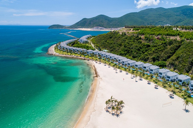 Soi resort nghỉ dưỡng của dàn sao Cô Đi Mà Lấy Chồng Tôi: Nổi tiếng nhất nhì Nha Trang, Charlie Puth cũng từng ghé tới- Ảnh 3. Soi resort nghỉ dưỡng của dàn sao Cô Đi Mà Lấy Chồng Tôi: Nổi tiếng nhất nhì Nha Trang, Charlie Puth cũng từng ghé tới- Ảnh 3.