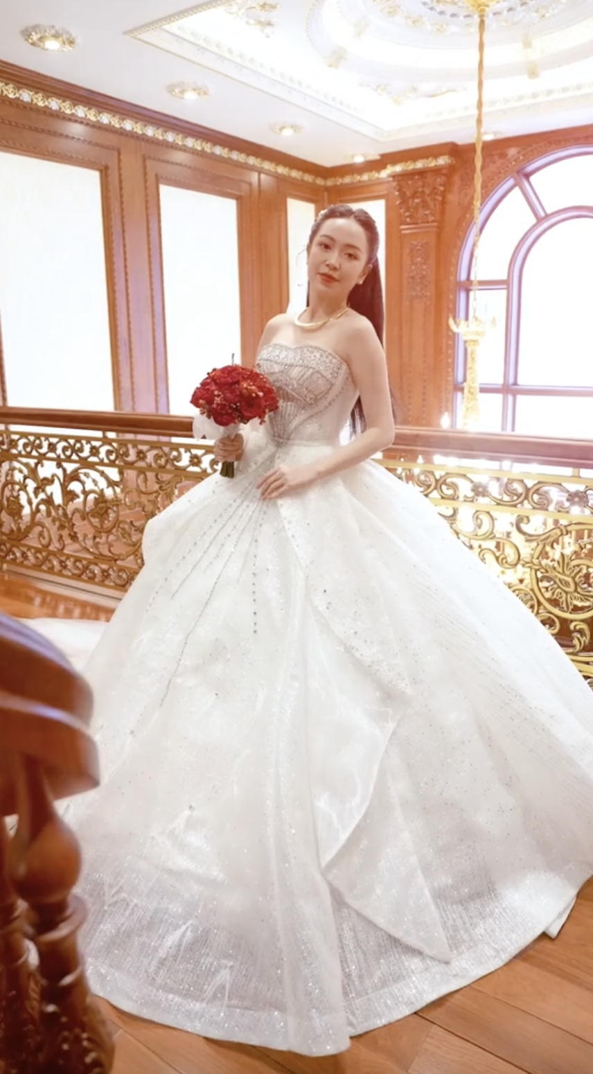 Gia thế chồng diễn viên Kim Oanh tốt cỡ nào? Nhìn từ ngoài vào trong biệt thự đang sống ở Hải Dương là rõ!- Ảnh 4. Gia thế chồng diễn viên Kim Oanh tốt cỡ nào? Nhìn từ ngoài vào trong biệt thự đang sống ở Hải Dương là rõ!- Ảnh 4.