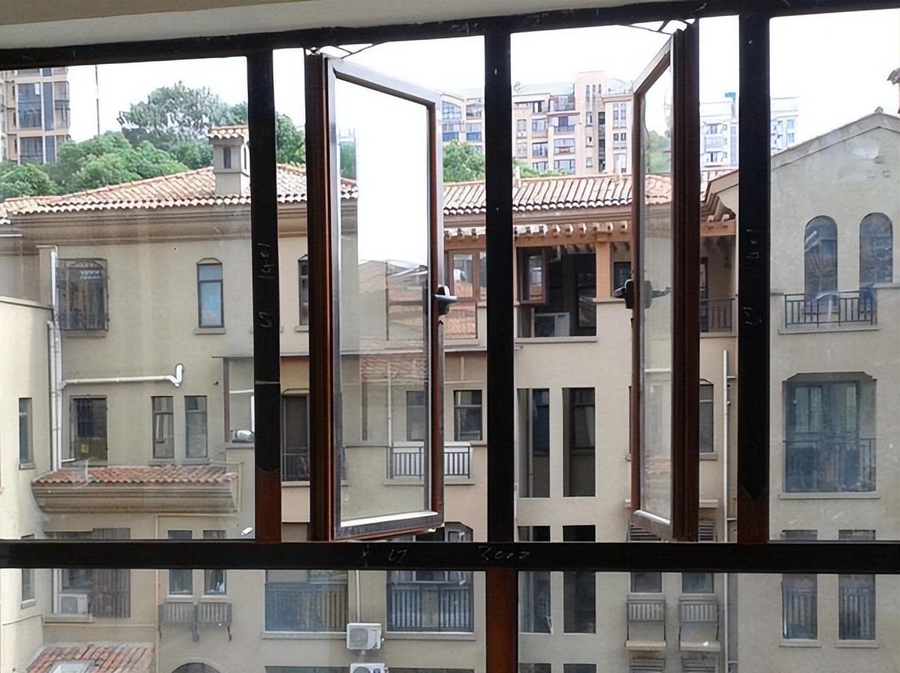 Tôi hối hận vì đã đưa ra 5 quyết định này khi trang trí ban công khiến lãng phí tiền vô ích- Ảnh 4. Tôi hối hận vì đã đưa ra 5 quyết định này khi trang trí ban công khiến lãng phí tiền vô ích- Ảnh 4.