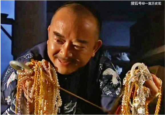 Quan lại kêu không thấy gì ở nhà Hòa Thân, Gia Khánh nói 2 từ: Lập tức tìm được hàng nghìn triệu lạng bạc- Ảnh 3. Quan lại kêu không thấy gì ở nhà Hòa Thân, Gia Khánh nói 2 từ: Lập tức tìm được hàng nghìn triệu lạng bạc- Ảnh 3.