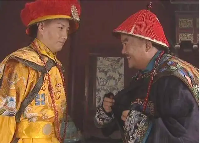 Quan lại kêu không thấy gì ở nhà Hòa Thân, Gia Khánh nói 2 từ: Lập tức tìm được hàng nghìn triệu lạng bạc- Ảnh 4. Quan lại kêu không thấy gì ở nhà Hòa Thân, Gia Khánh nói 2 từ: Lập tức tìm được hàng nghìn triệu lạng bạc- Ảnh 4.